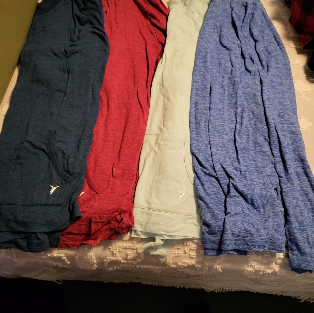 Lot of 4 Old Navy active pullover tops